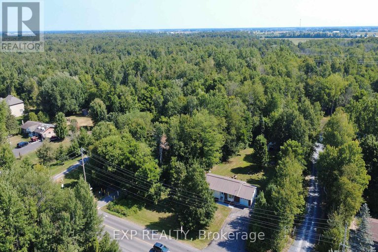28980105/1083-eadie-road/village-of-russell/russell/ontario/K4R1E5_33