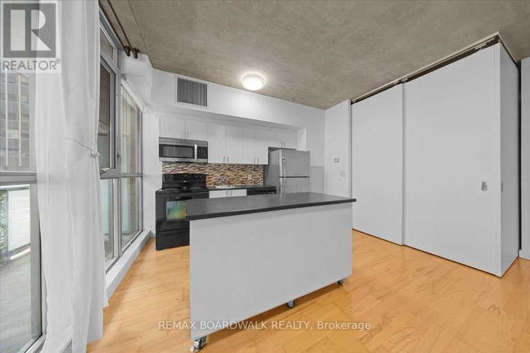 29579530/201-179-george-street/lower-townbyward-market/ottawa/ontario/K1N1J8_4