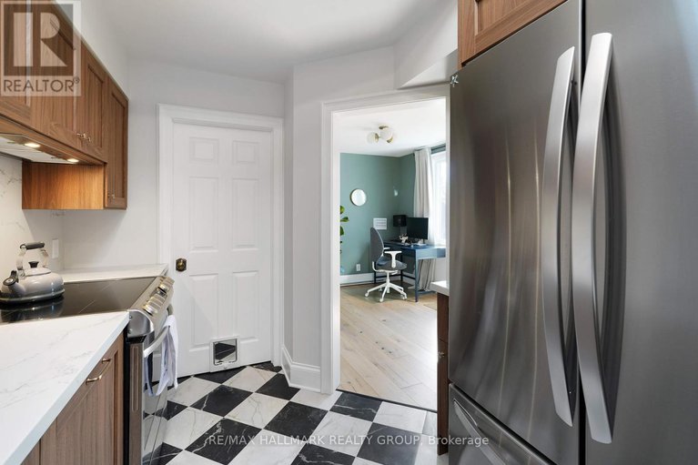 28961457/5-274-daly-avenue/sandy-hill/ottawa/ontario/K1N6G5_24