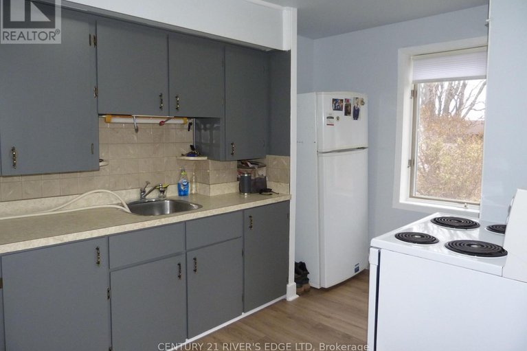 29482803/24-brouse-drive/iroquois/south-dundas/ontario/K0E1K0_9