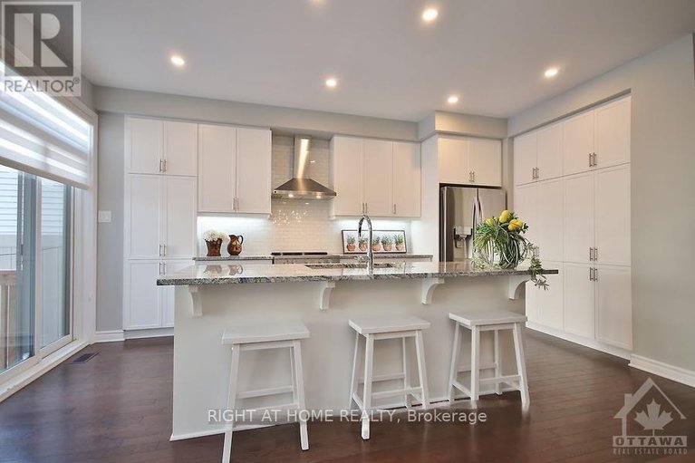 29036101/110-lavatera-street/blossom-parkkemp-parkfindlay-creek/ottawa/ontario/K1T0R8_5