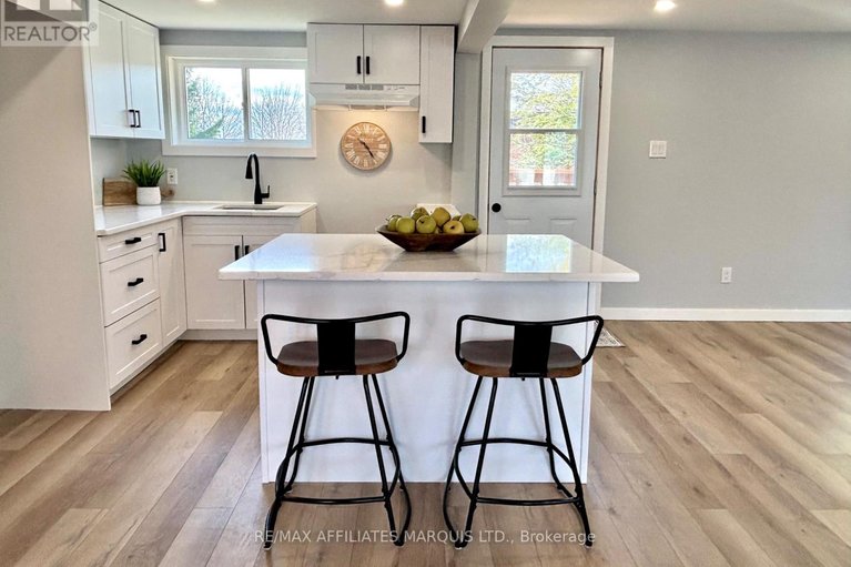 29639881/19-alexander-street-w/maxville/north-glengarry/ontario/K0C1T0_8