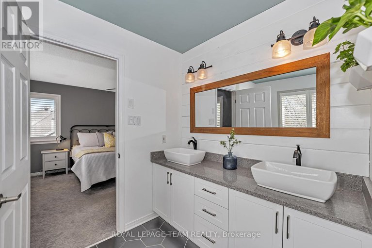 28330707/6891-twin-lakes-avenue/greely/ottawa/ontario/K4P1P1_24