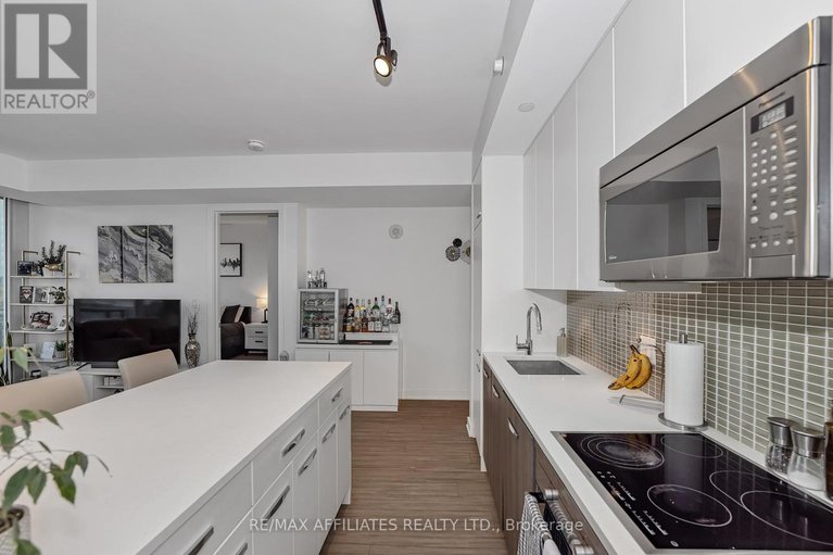 28545690/1807-111-champagne-avenue-s/west-centre-town/ottawa/ontario/K1S5V3_9