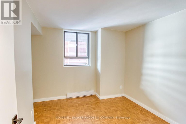 28904889/301-475-laurier-avenue-w/ottawa-centre/ottawa/ontario/K1R7X1_19