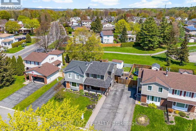 28313092/316-singleton-way/chatelaine-village/ottawa/ontario/K1E2B3_34