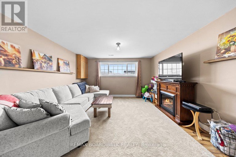 29436159/1644-drummond-concession-7-road/drummond-n-elmsley-drummond-twp/drummondnorth-elmsley/ontario/K7H3C8_24