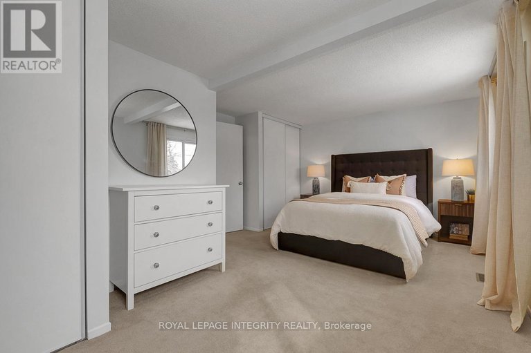 29428716/318-dalehurst-drive/tanglewood/ottawa/ontario/K2G4E4_27