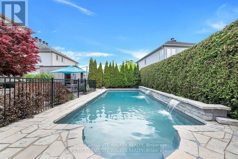 28803898/107-joshua-street/mer-bleuebradley-estatesanderson-park/ottawa/ontario/K1W0A2_39