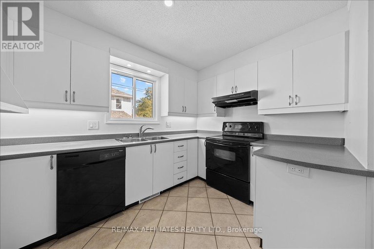 28883250/782-powers-street/town-of-rockland/clarence-rockland/ontario/K4K1L5_13