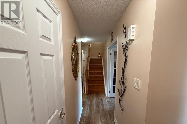 28764213/295-pintail-terrace/chatelaine-village/ottawa/ontario/K1E1Z9_6