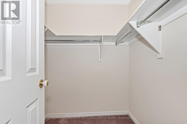 29046718/1556-tonilee-drive/carson-grove/ottawa/ontario/K1J1C1_26