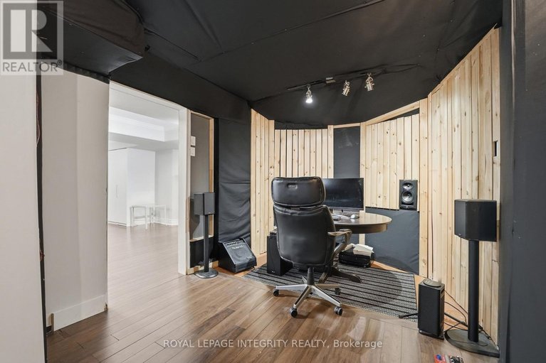 29633491/113-thivierge-court/town-of-rockland/clarence-rockland/ontario/K4K0E7_33