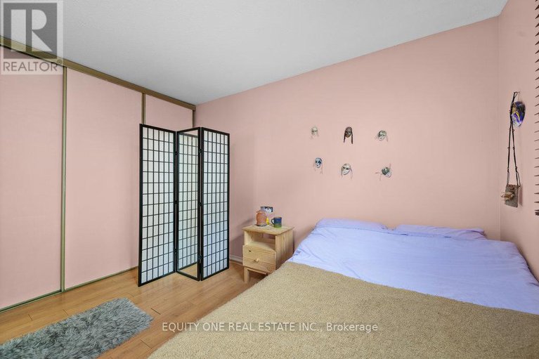 28564129/426-woodfield-drive/tanglewood/ottawa/ontario/K2G4E5_17