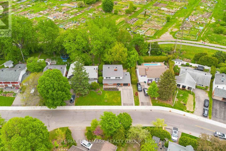 28573949/2103-delmar-drive/playfair-park/ottawa/ontario/K1H5P6_40