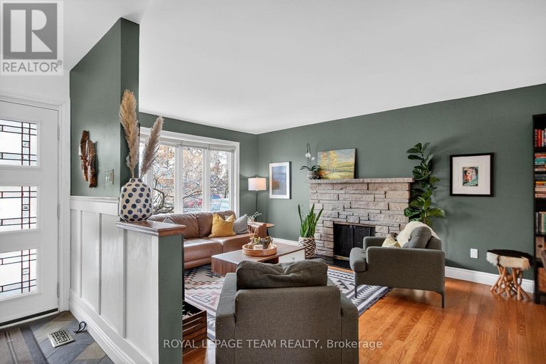 29456628/998-harkness-avenue-avenue/riverside-park/ottawa/ontario/K1V6P2_4