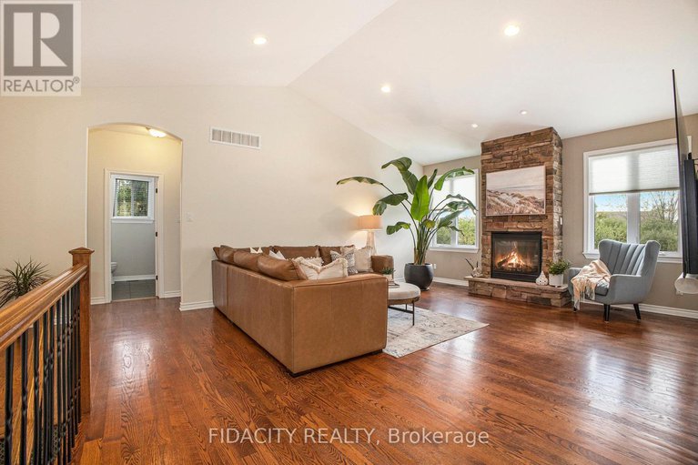 28851560/16-canadian-drive/remainder-of-stittsville-area/ottawa/ontario/K0A1B0_6