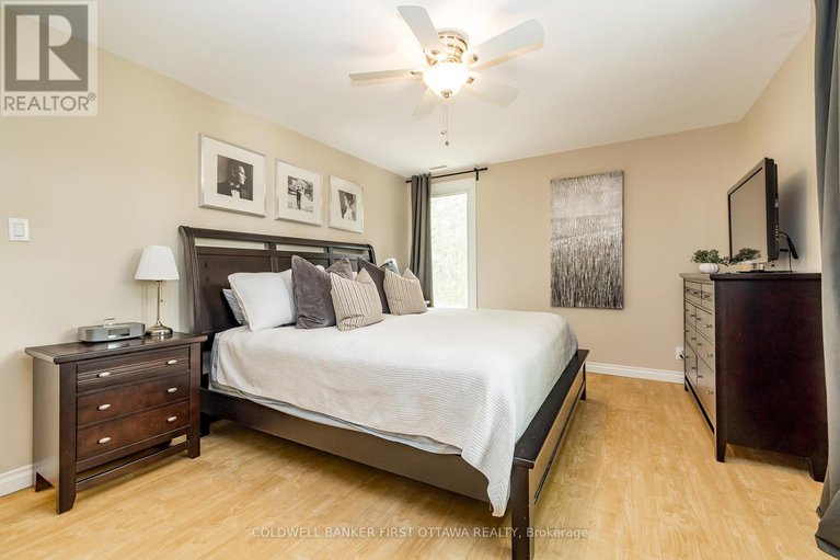 28439323/5455-west-river-drive/manotick-long-island-nicholls-island/ottawa/ontario/K4M1G7_27