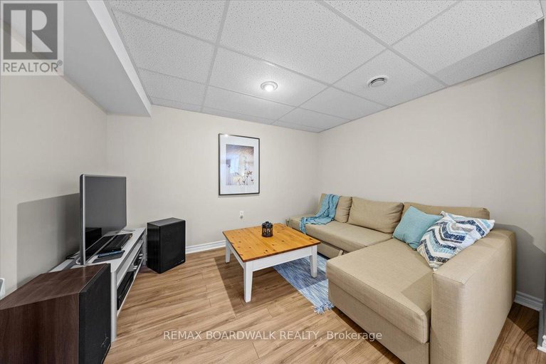 29240598/906-pellerin-place/avalon-east/ottawa/ontario/K4A0S4_39