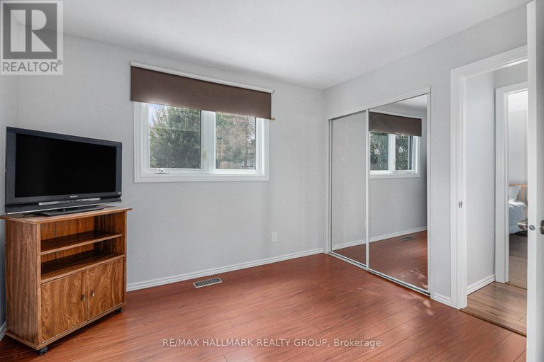 28714991/270-mceachern-crescent/bilberry-creekqueenswood-heights/ottawa/ontario/K1E3K5_18
