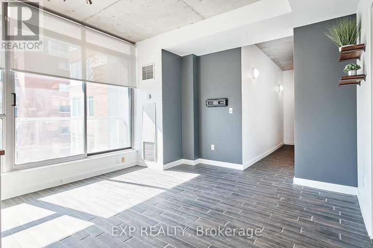 28998983/606-180-york-street/lower-townbyward-market/ottawa/ontario/K1N1J6_12