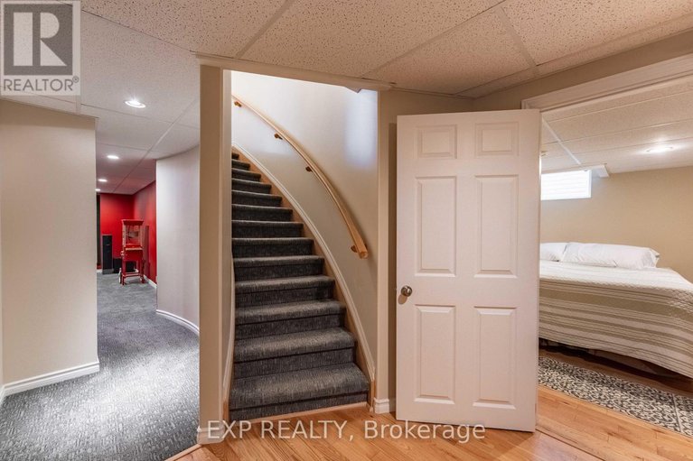 29033909/17-olde-towne-avenue/village-of-russell/russell/ontario/K4R0A5_38