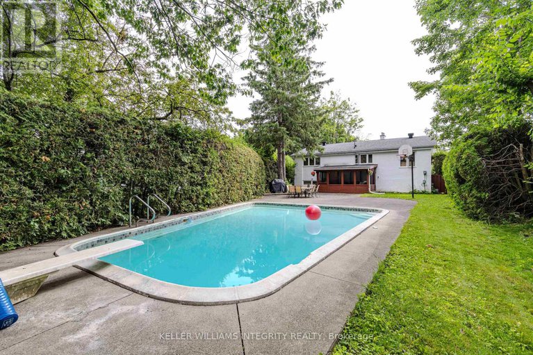 28506368/31-ashgrove-crescent/briargreen/ottawa/ontario/K2G0S1_40