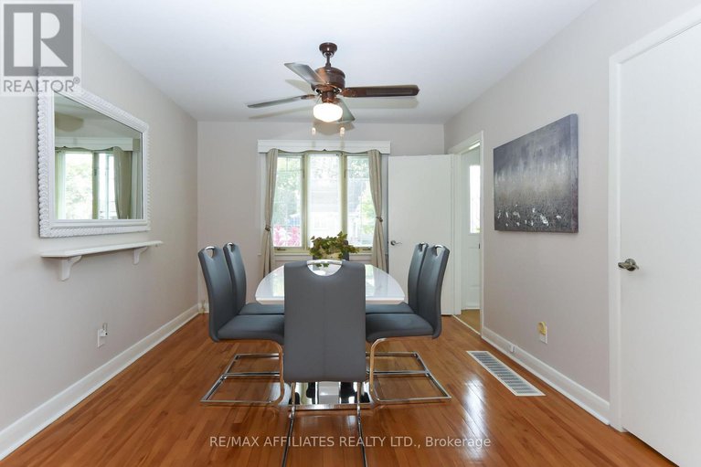28846250/323-fullerton-avenue/overbrookcastle-heights/ottawa/ontario/K1K1K2_22