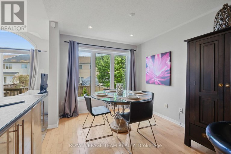 28334398/2072-dunollie-crescent/morgans-grantsouth-march/ottawa/ontario/K2W1H6_13