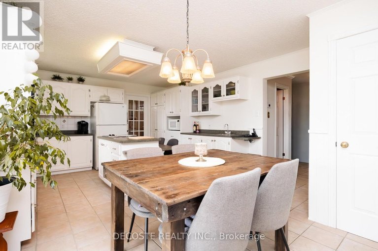 29630815/100-macleod-crescent/alexandria/north-glengarry/ontario/K0C1A0_9