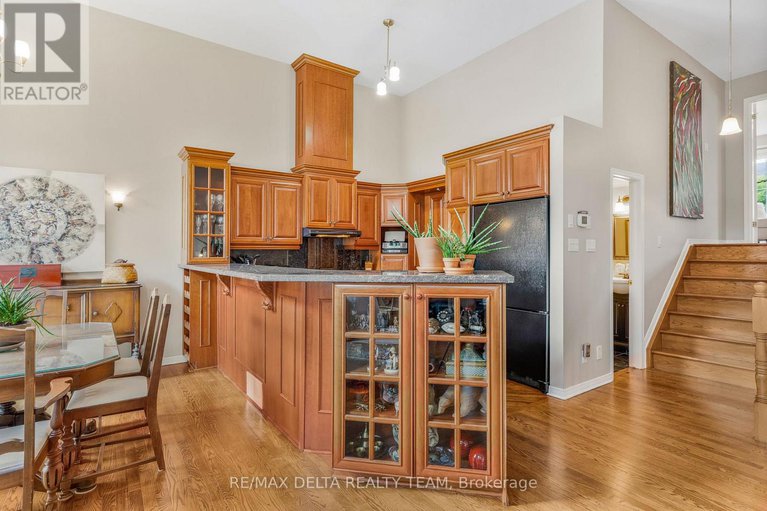 29266485/116-gladeview-private/upper-hunt-club/ottawa/ontario/K1T4C5_11