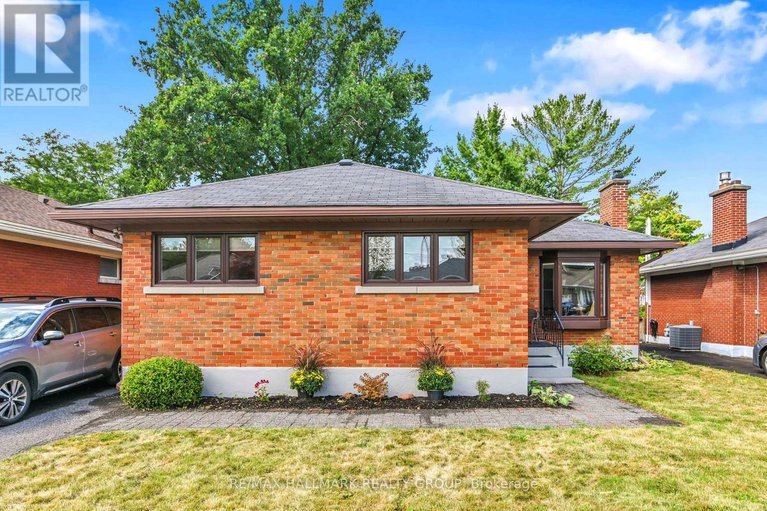 28801055/1256-field-street/bel-air-park/ottawa/ontario/K2C2R2_1