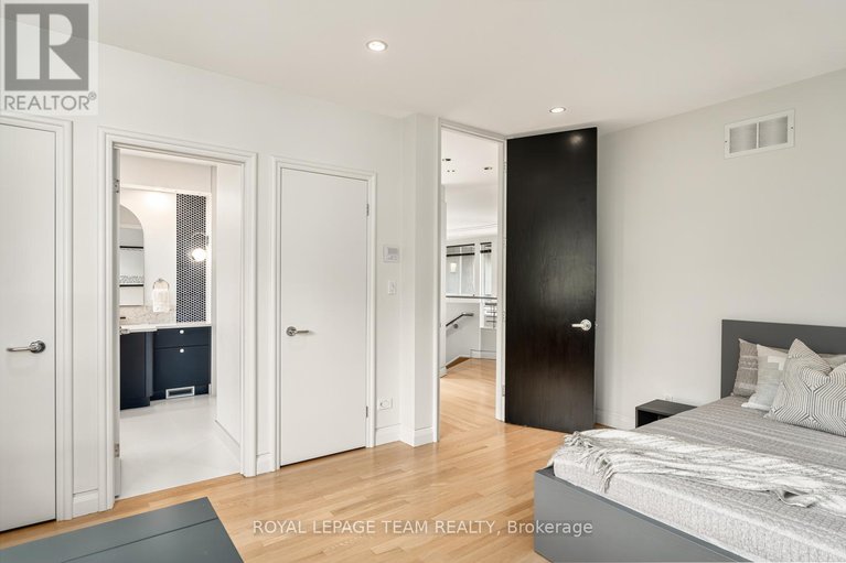 28493969/725-manor-avenue/rockcliffe/ottawa/ontario/K1M0E4_25