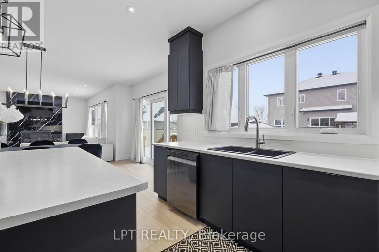 29345718/301-moonlight-drive/russell-twp/russell/ontario/K4R0L1_12