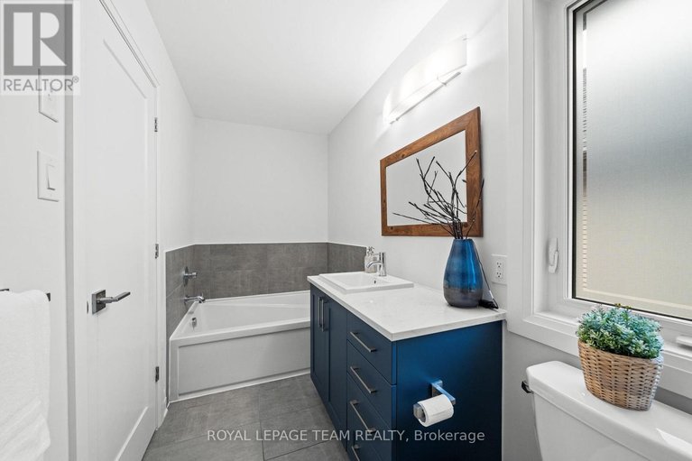 29618339/289-big-dipper-street/riverside-southgloucester-glen/ottawa/ontario/K4M0J2_28