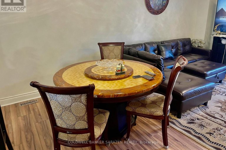 28921188/15-sturbridge-private/hunt-club-parkgreenboro/ottawa/ontario/K1T3J6_4