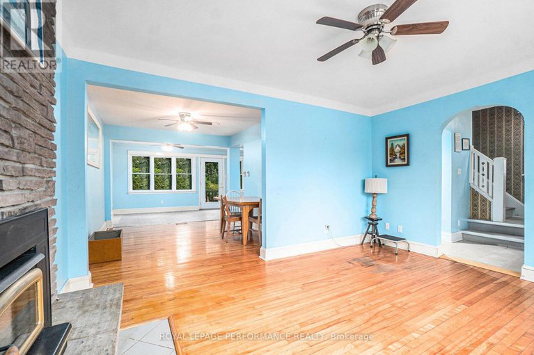 28886314/223-carleton-avenue/ottawa-westtunneys-pasture/ottawa/ontario/K1Y0J5_3