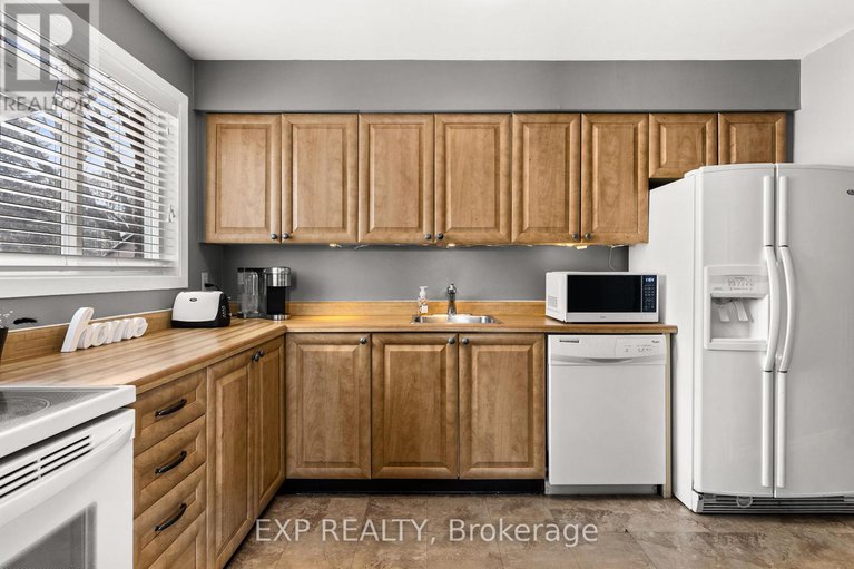 29394023/4-260-fenerty-court/katimavik/ottawa/ontario/K2L3A7_5