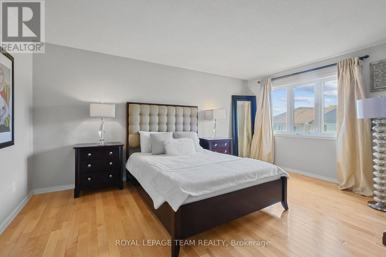 28334398/2072-dunollie-crescent/morgans-grantsouth-march/ottawa/ontario/K2W1H6_5
