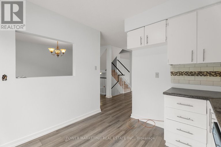 28583636/1631-saxony-crescent/pineview/ottawa/ontario/K1B5K8_17