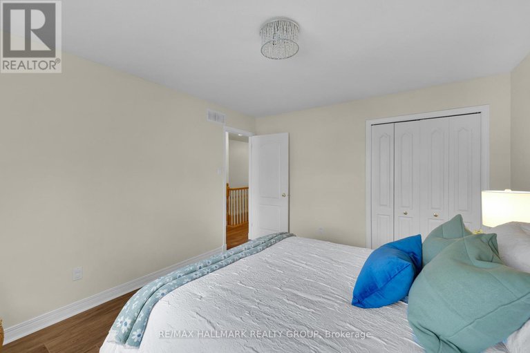 28492504/1924-lobelia-way/springridgeeast-village/ottawa/ontario/K4A4R1_35