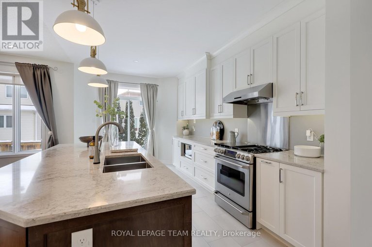 29354960/7-manorgate-place/craig-henrywoodvale/ottawa/ontario/K2G6L3_18