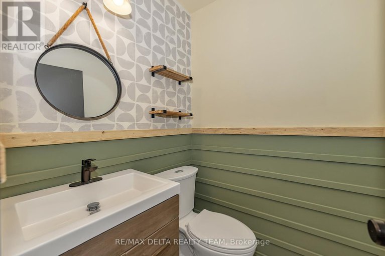 29041515/1423-caravel-crescent/bilberry-creekqueenswood-heights/ottawa/ontario/K1E3P5_11