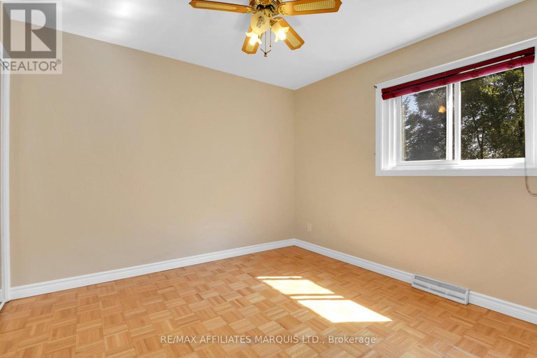 28820008/20334-third-st-gv-street/south-glengarry-charlottenburgh-twp/south-glengarry/ontario/K0C1L0_16