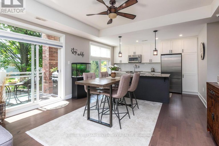 28423046/102-305-elizabeth-cosgrove-private/mer-bleuebradley-estatesanderson-park/ottawa/ontario/K1W0K6_13
