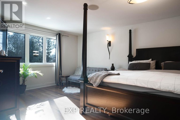 28293980/17-chesswood-court/pineglencountry-place/ottawa/ontario/K2E7E3_19