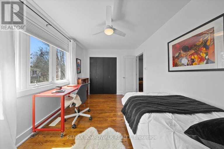 29643562/1912-oakdean-crescent/beacon-hill-north/ottawa/ontario/K1J6H3_29