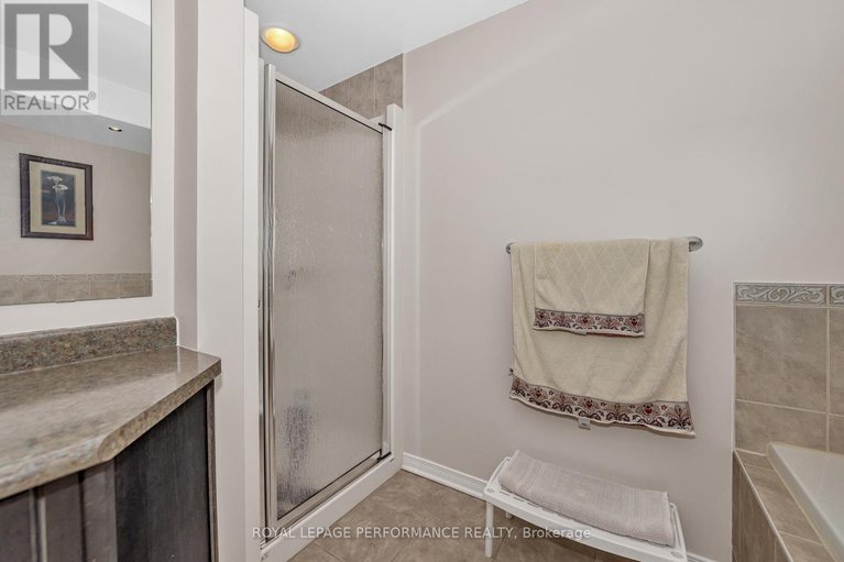 28439320/203-1921-st-joseph-boulevard/convent-glen-south/ottawa/ontario/K1C0A3_19