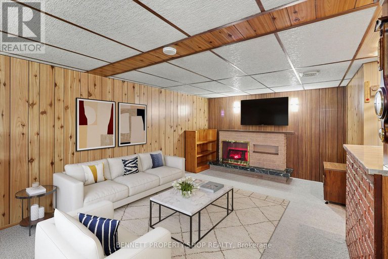 29401594/1503-blackheath-street/bilberry-creekqueenswood-heights/ottawa/ontario/K1E1K6_14