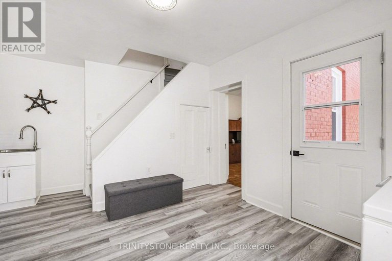 29665425/321-albert-street/arnprior/arnprior/ontario/K7S2M8_16